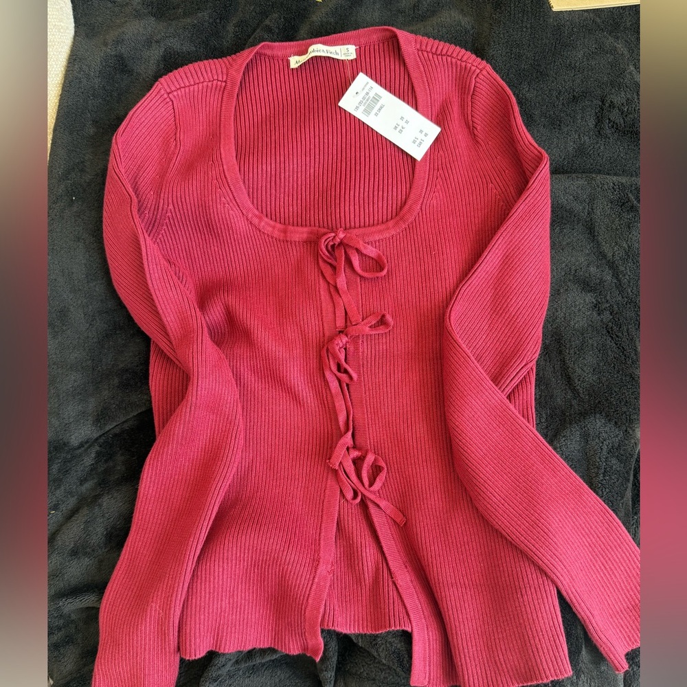 Abercrombie & Fitch sweater